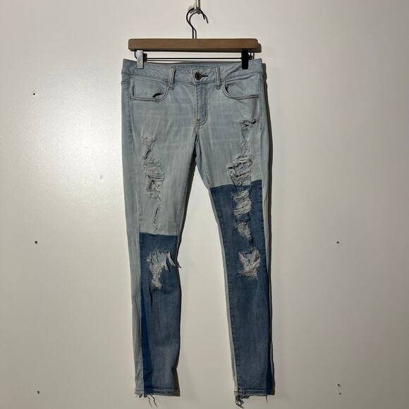 American Eagle Outfitters Denim - American Eagle Super Stretch Distress Low Rise Jegging Two Toned Jeans Size 8